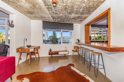 The Pink Hotel Coolangatta - Accommodation Coffs Harbour 5