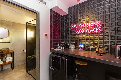 The Pink Hotel Coolangatta - Accommodation Coffs Harbour 15