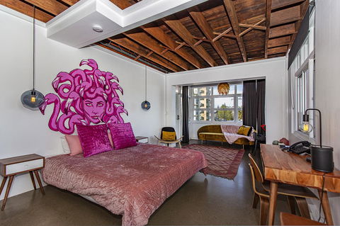 The Pink Hotel Coolangatta - Accommodation Coffs Harbour 33
