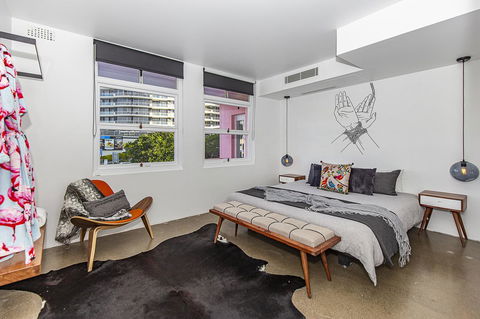 The Pink Hotel Coolangatta - Accommodation Coffs Harbour 11