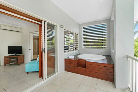 Mantra Aqueous On Port - Accommodation Coffs Harbour 17