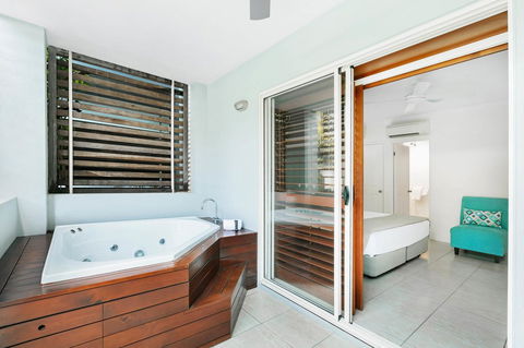 Mantra Aqueous On Port - Accommodation Coffs Harbour 9