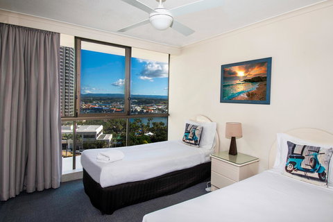 Seacrest Beachfront Apartments Surfers Paradise - Accommodation Coffs Harbour 18