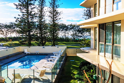 Seacrest Beachfront Apartments Surfers Paradise - Accommodation Coffs Harbour 40