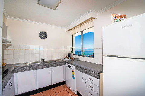 Seacrest Beachfront Apartments Surfers Paradise - Accommodation Coffs Harbour 7