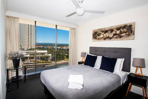 Seacrest Beachfront Apartments Surfers Paradise - Accommodation Coffs Harbour 1