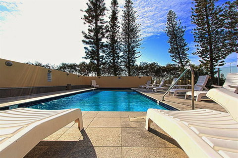 Seacrest Beachfront Apartments Surfers Paradise - Accommodation Coffs Harbour 5