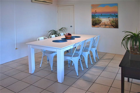 Seacrest Beachfront Apartments Surfers Paradise - Accommodation Coffs Harbour 34