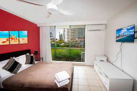 Seacrest Beachfront Apartments Surfers Paradise - Accommodation Coffs Harbour 8