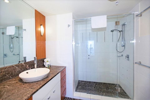 The Towers Of Chevron Renaissance - Holidays Gold Coast - Accommodation Coffs Harbour 38