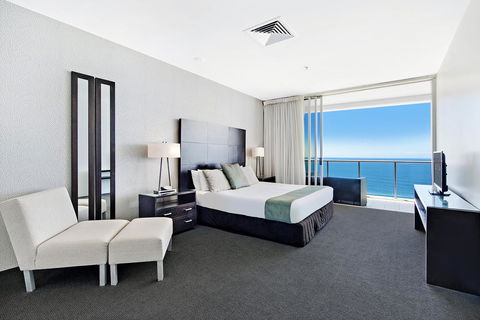 ULTIQA Air On Broadbeach - Accommodation Coffs Harbour 8