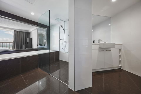 Novotel Surfers Paradise - Accommodation Coffs Harbour 20