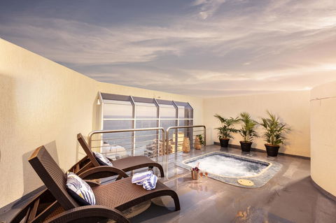 Novotel Surfers Paradise - Accommodation Coffs Harbour 1