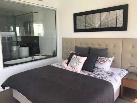 Luxury 3 Bedroom In Heart Of Broadbeach - Accommodation Coffs Harbour 16