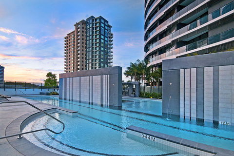 Luxury 3 Bedroom In Heart Of Broadbeach - Accommodation Coffs Harbour 5