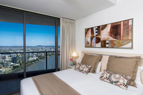Oaks Brisbane Aurora Suites - Accommodation Coffs Harbour 4