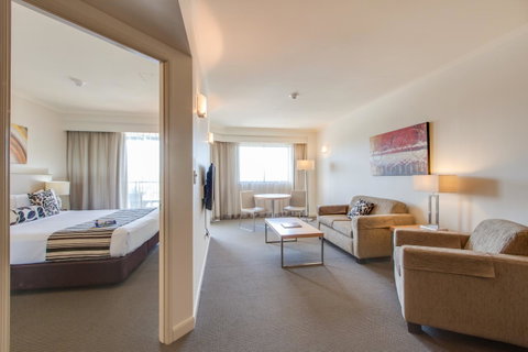 Central Cosmo Apartment Hotel - Accommodation Coffs Harbour 2