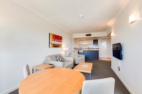 Central Cosmo Apartment Hotel - Accommodation Coffs Harbour 25