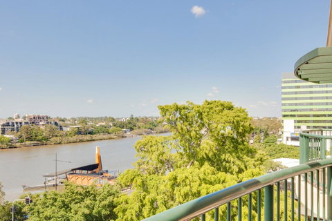 Central Cosmo Apartment Hotel - Accommodation Coffs Harbour 15
