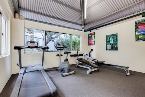 Central Cosmo Apartment Hotel - Accommodation Coffs Harbour 23