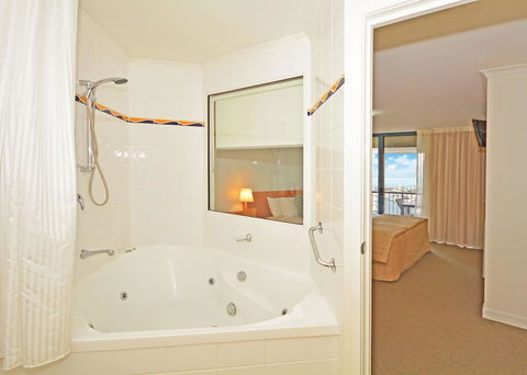 Mantra Hervey Bay - Accommodation Coffs Harbour 24