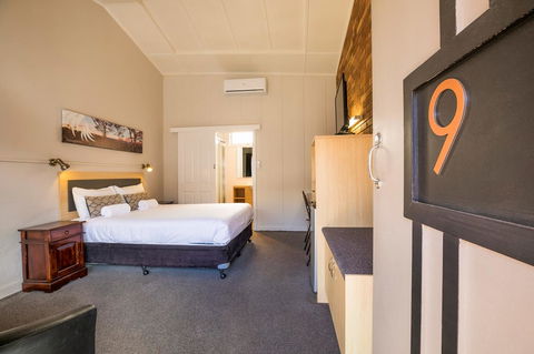 Downs Motel - Accommodation Coffs Harbour 4