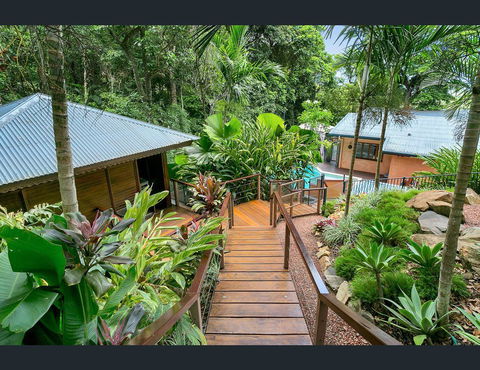 Cairns Rainforest Retreat - Accommodation Coffs Harbour 7