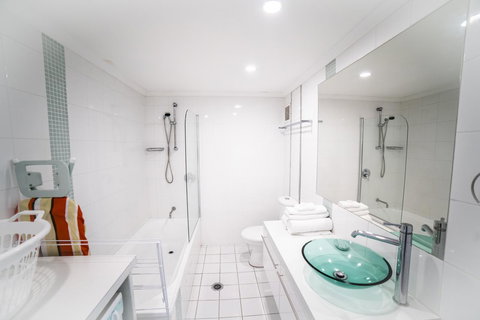 Capricorn One Beachside Holiday Apartments - Official - Accommodation Coffs Harbour 5