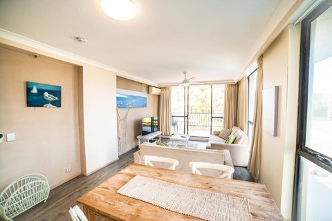 Capricorn One Beachside Holiday Apartments - Official - Accommodation Coffs Harbour 3