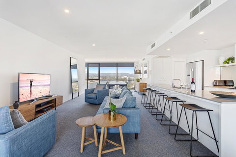 Holiday Holiday Circle On Cavill Apartments - Accommodation Coffs Harbour 2