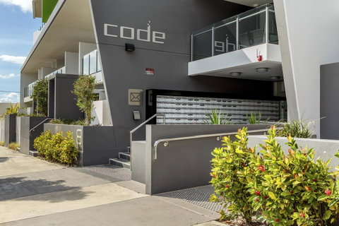 Code Apartments - Accommodation Coffs Harbour 14