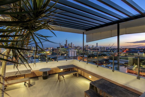 Code Apartments - Accommodation Coffs Harbour 2