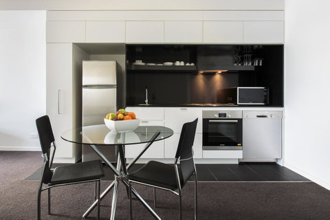 Code Apartments - Accommodation Coffs Harbour 3