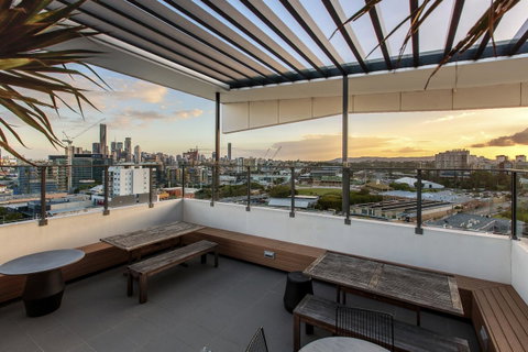 Code Apartments - Accommodation Coffs Harbour 16