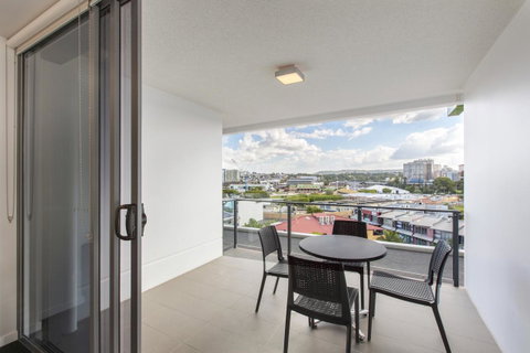 Code Apartments - Accommodation Coffs Harbour 39