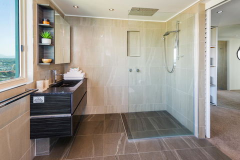 The Waterford On Main Beach - Accommodation Coffs Harbour 3