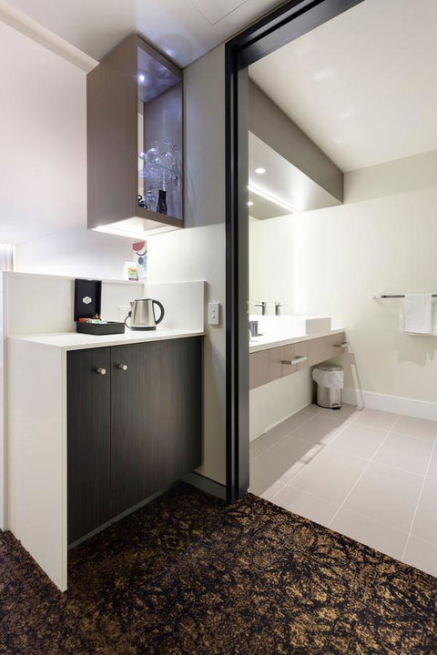 Calamvale Hotel Suites And Conference Centre - Accommodation Coffs Harbour 14