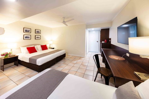 Hides Hotel - Accommodation Coffs Harbour 7