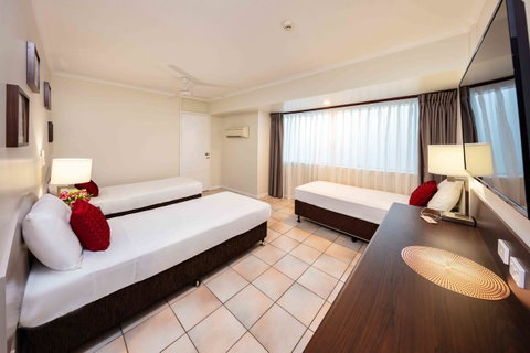 Hides Hotel - Accommodation Coffs Harbour 9