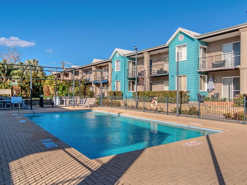 Waters Edge Apartment With Jetty - Accommodation Coffs Harbour 1