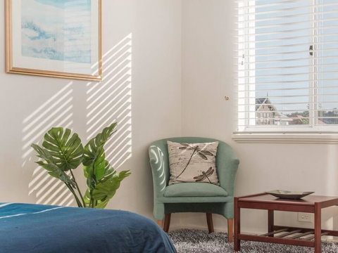 Waters Edge Apartment With Jetty - Accommodation Coffs Harbour 2