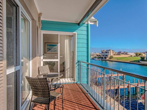 Waters Edge Apartment With Jetty - Accommodation Coffs Harbour 0