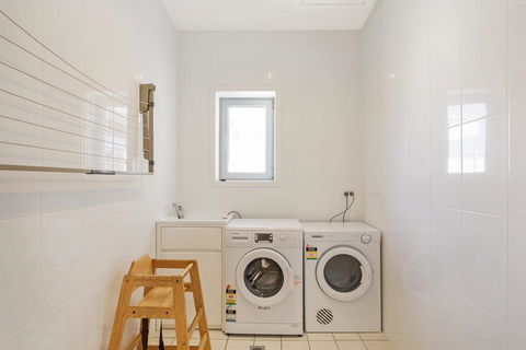Wharf Apartment Unit 15 - Accommodation Coffs Harbour 3