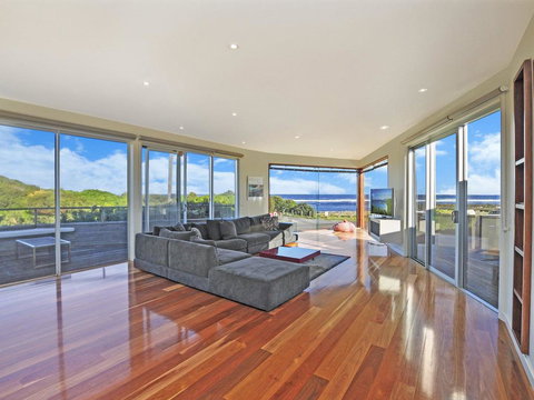 Whispers - Accommodation Coffs Harbour 2