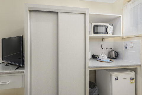 Whiteoaks Motel & Lodges - Accommodation Coffs Harbour 1