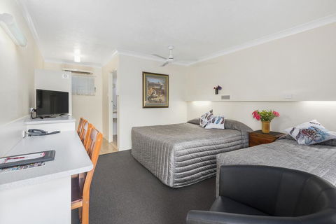 Whiteoaks Motel & Lodges - Accommodation Coffs Harbour 2