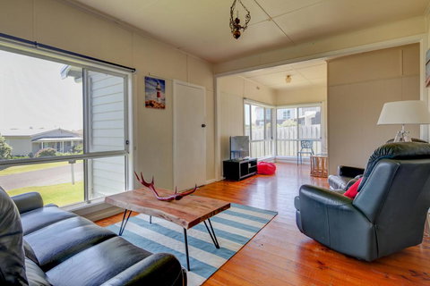 Wings And Waves - Accommodation Coffs Harbour 1