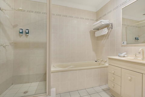 Wollongong Serviced Apartments - Accommodation Coffs Harbour 2