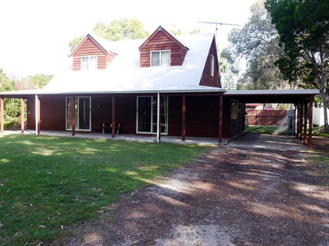 Wyndham Lodge - Accommodation Coffs Harbour 0