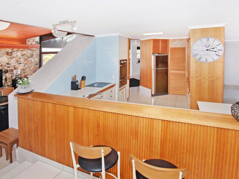 Yulunga 20 - 4 BDRM Canal Home With Pool - Accommodation Coffs Harbour 3